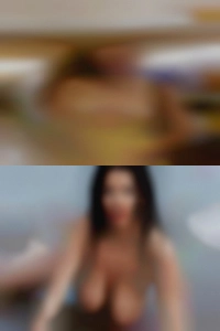 Tralyn2022, masturbating